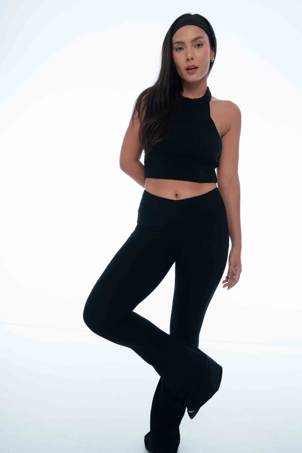 Palo V-Pants Black - essenTIALS Bali