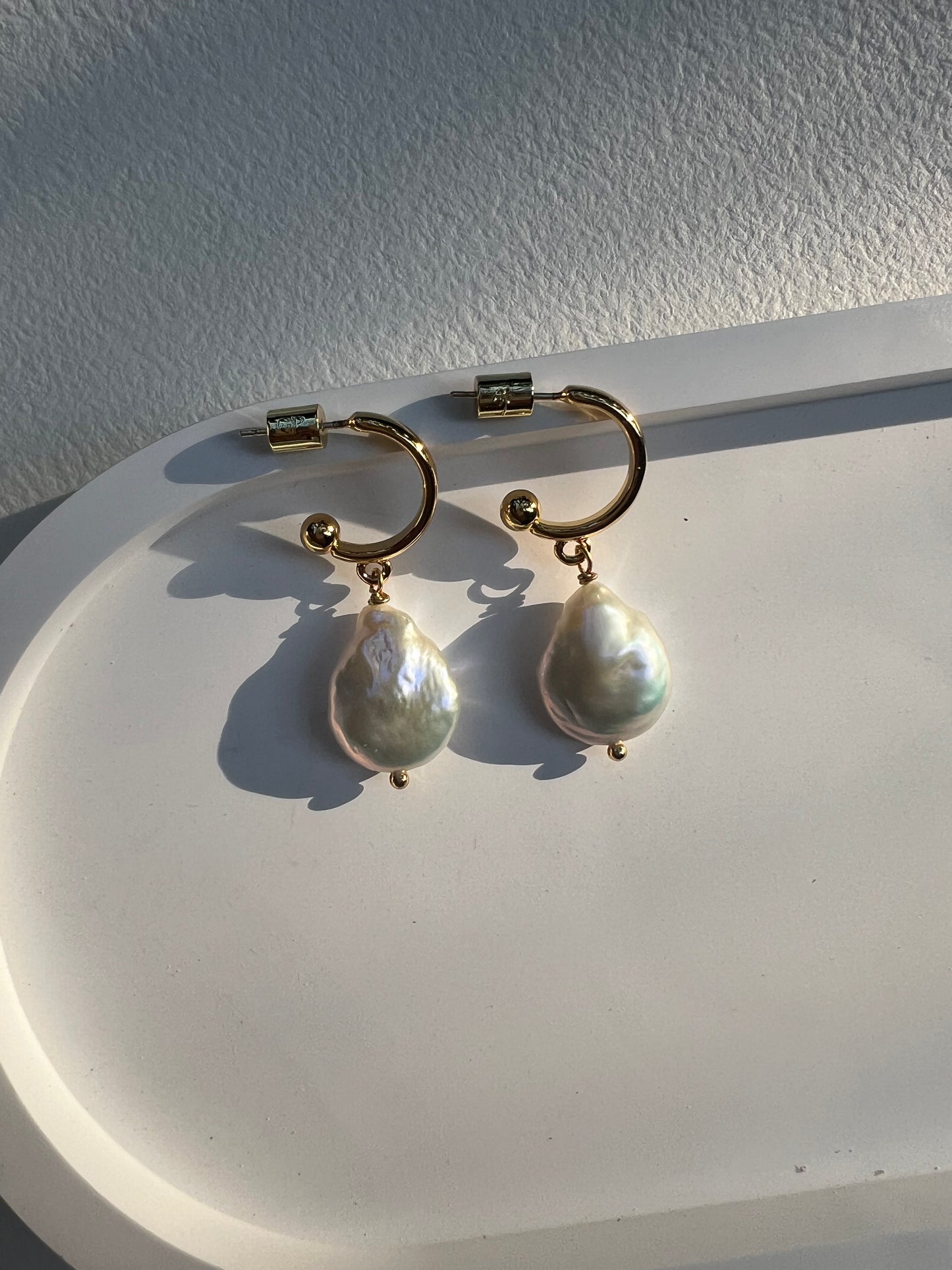 Gilded Palm - Mira Pearl Earrings